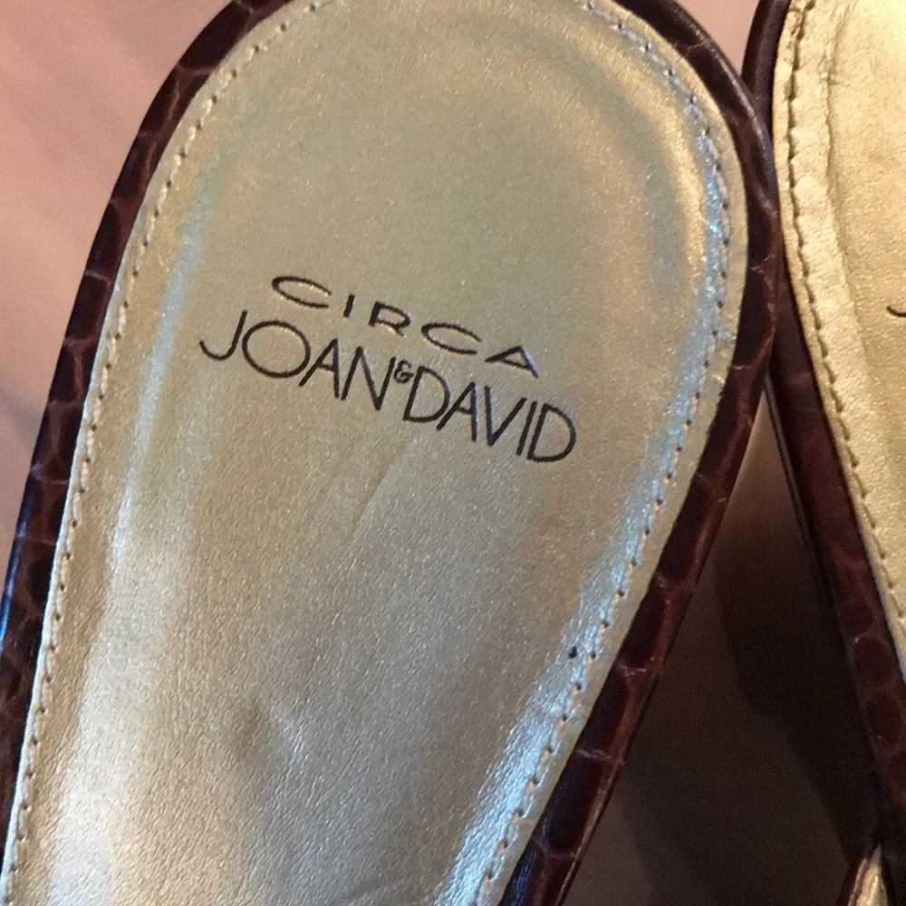 Circa Joan & David Jindra croc slides 3.6” wedge strap heels sandals gold ring